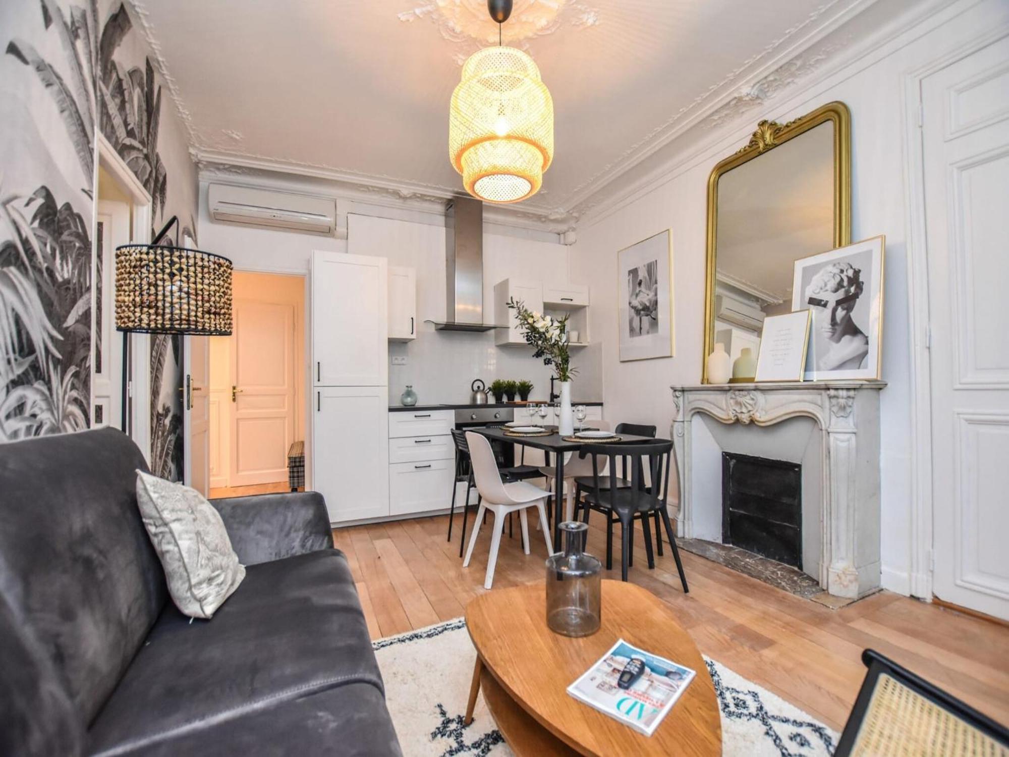 Chic - 3br 8p - Canal Saint-martin Apartment